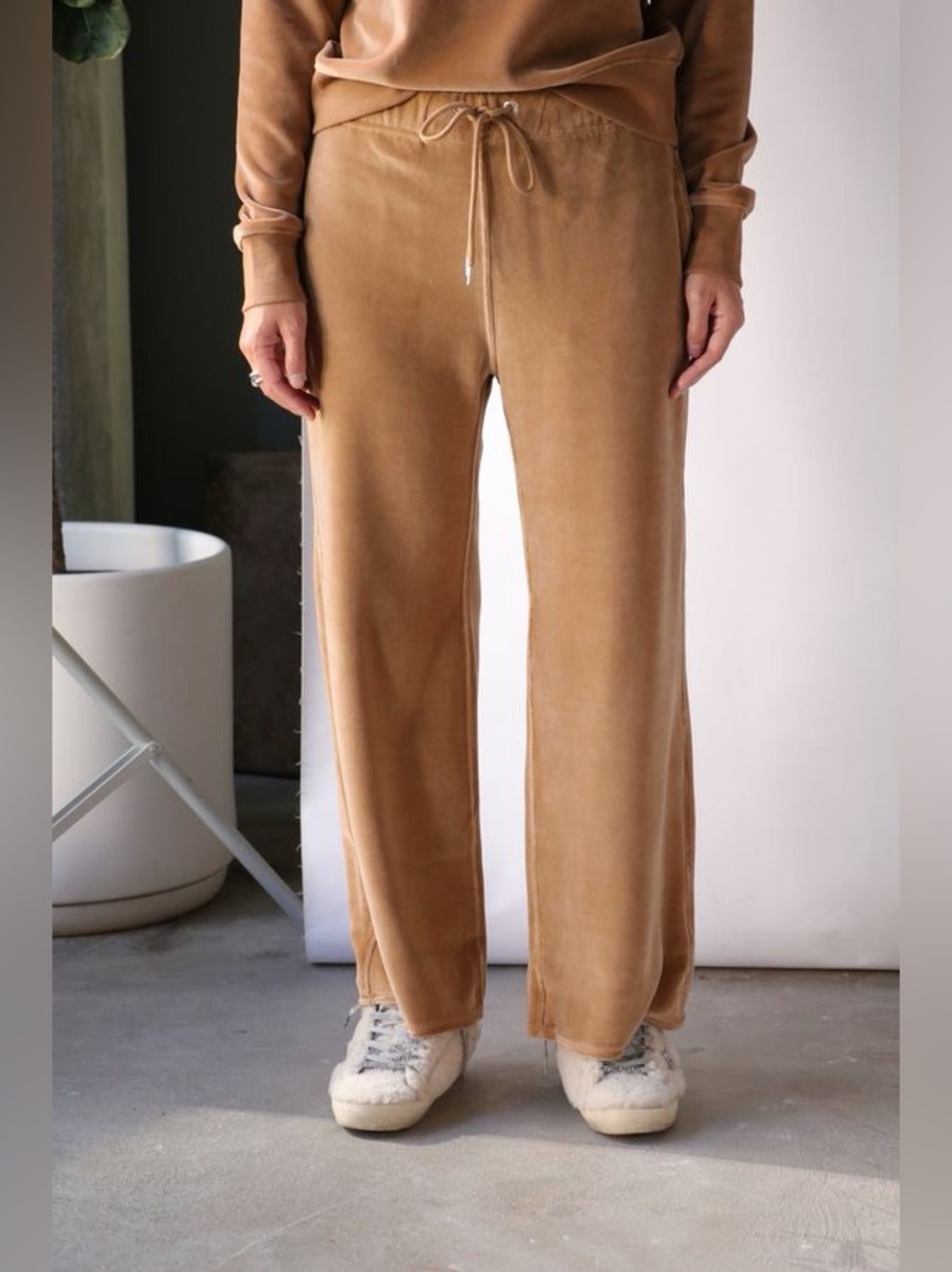 NILI LOTAN
Daphne Velour Wide-Leg Sweatpants M NWT